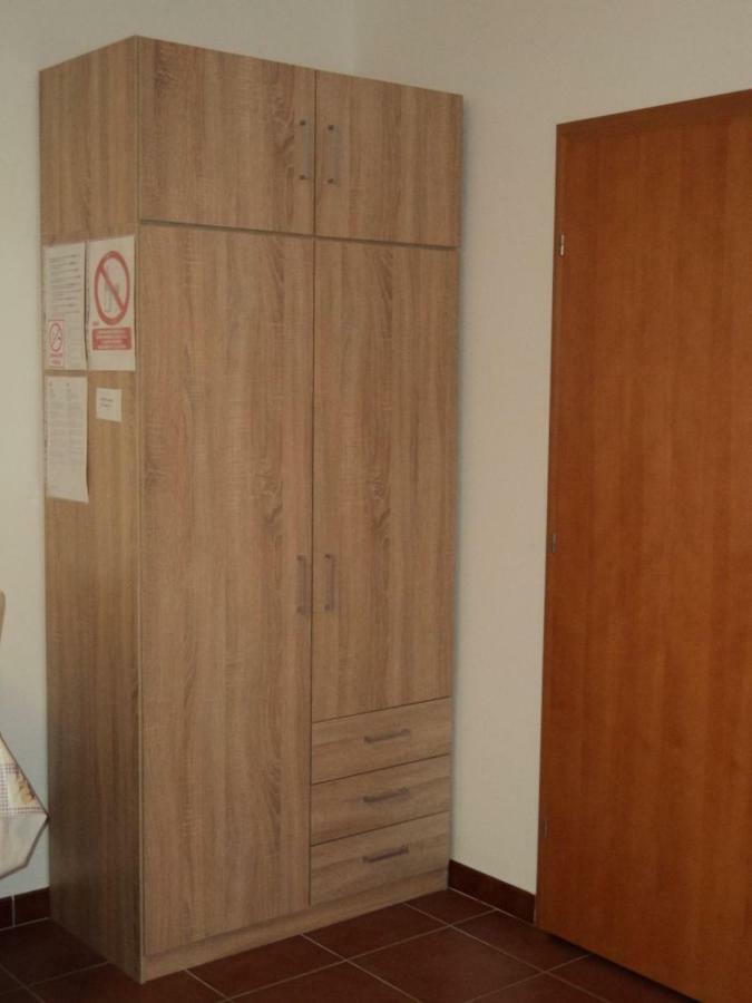 רוביני Studio Apartments Ana מראה חיצוני תמונה